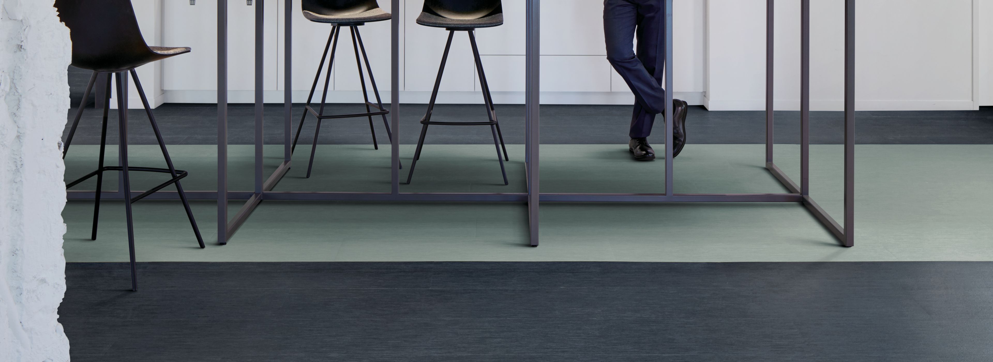 Interface Brushed Lines LVT in common works space with high top table número de imagen 1